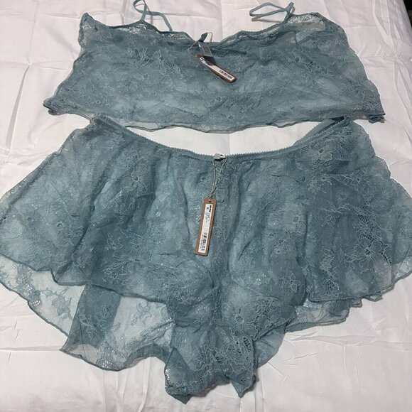 SKIMS - Ultra Fine Lace Cami and Short - Picture 3 of 5